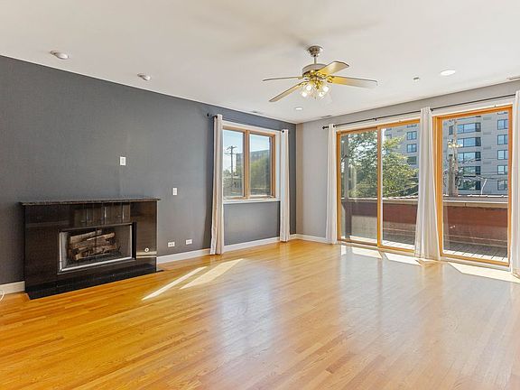 3rd image of 2058 N Western Ave APT 203