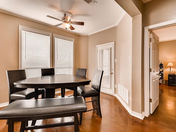 5th image of 748 Village Green Dr