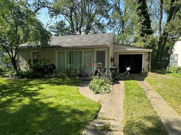 10620 Saratoga St, Oak Park, MI 48237
