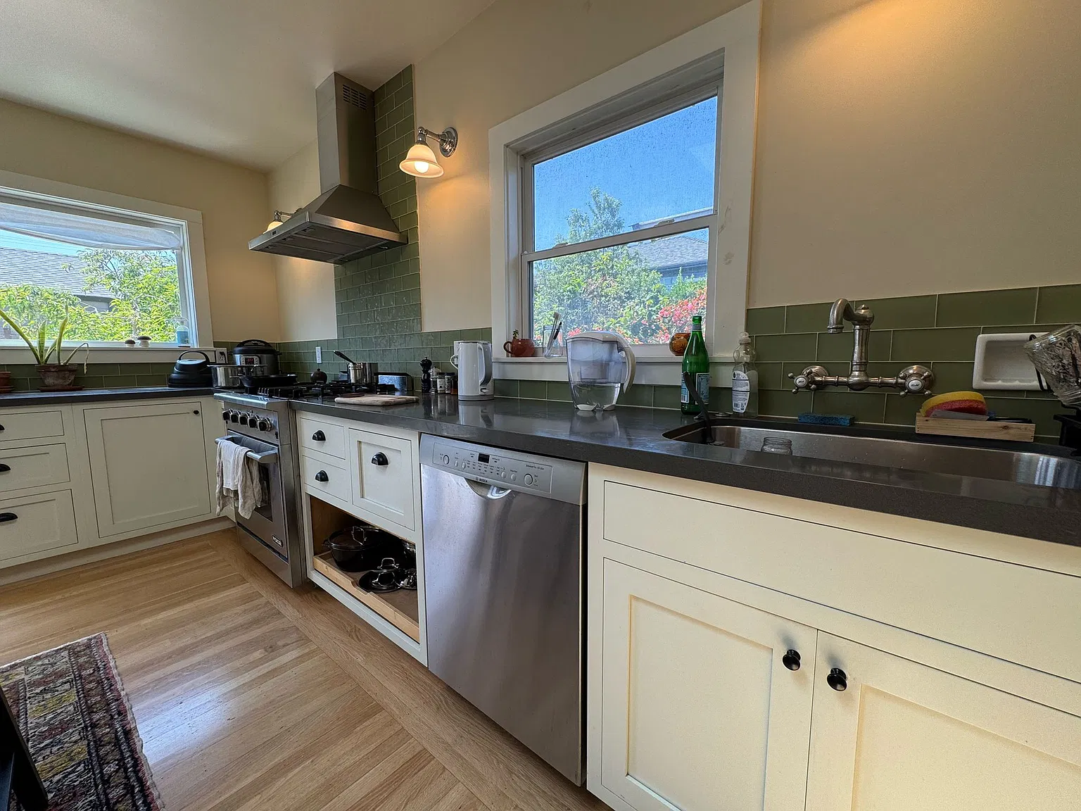 2 bed, 1.5 bath, 1092 sqft, $4,095 — Photo 4