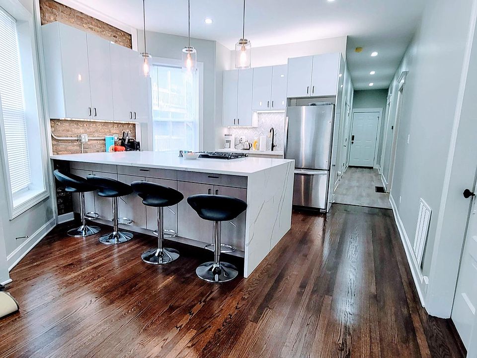 1st image of 1207 W Newport Ave #1