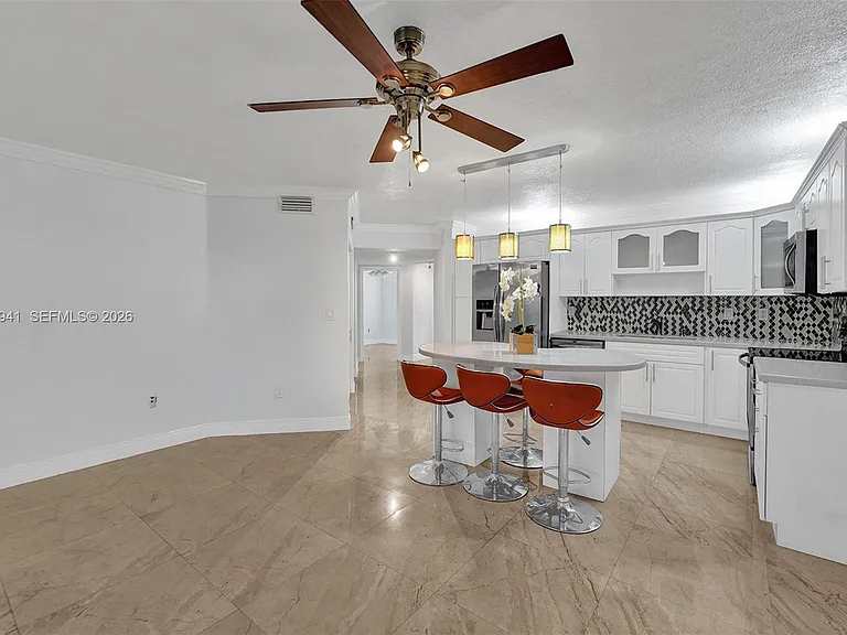 21300 San Simeon Way #P6 — Photo 8