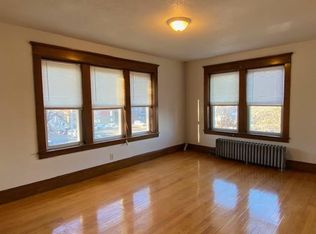 446 Appleton St #3R, Holyoke, MA 01040