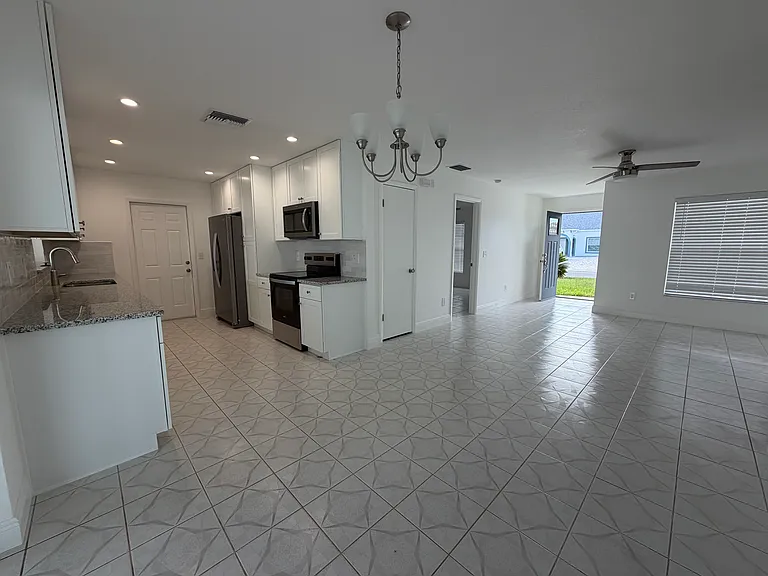 808 Balsamwood Ln — Photo 5