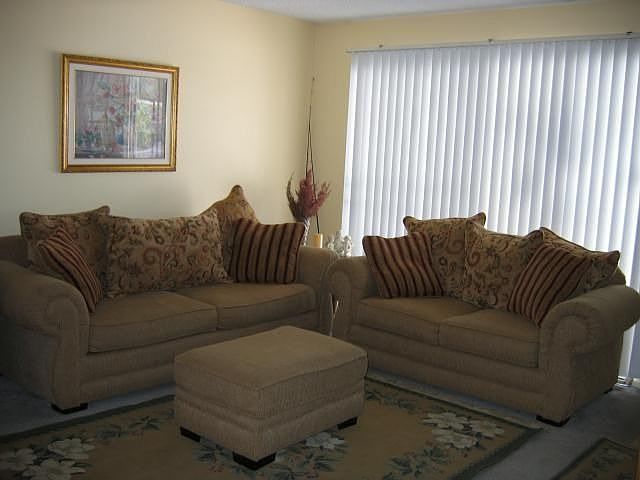 2nd image of 332 W Nubia St