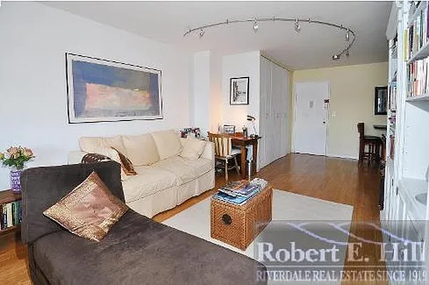 Sold by Robert E. Hill  | media 23