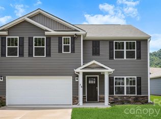 76 Creekwalk Ln, Waynesville, NC 28785