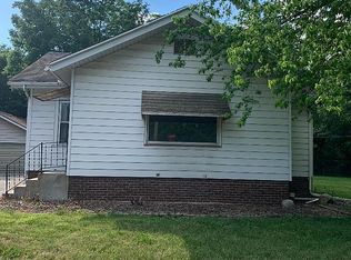 5 Park Pl, Peru, IL 61354