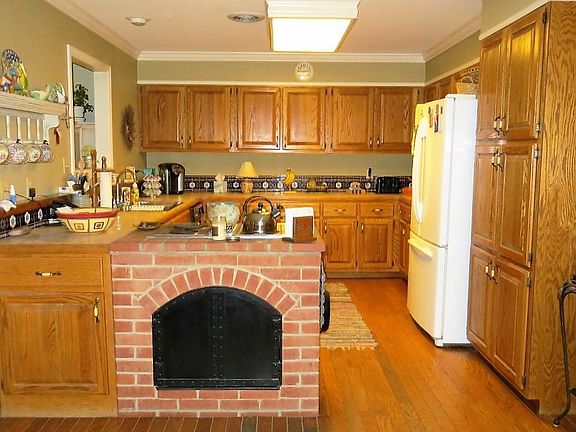 4th image of 2393 N Laurelwood Ln