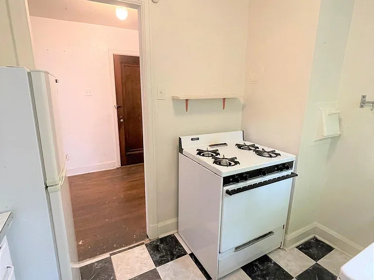 1405 Severn St #B1 — Photo 100