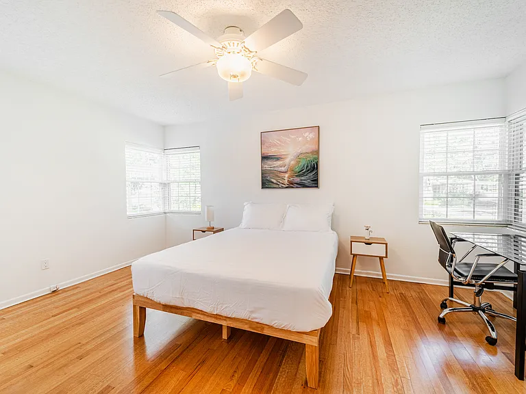 3227 N Orange Ave — Photo 17