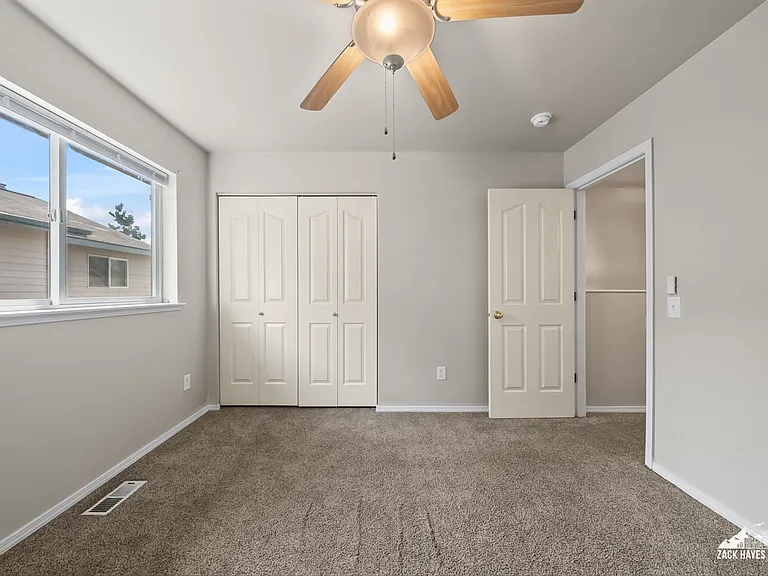 9841 Grange Dr — Photo 10