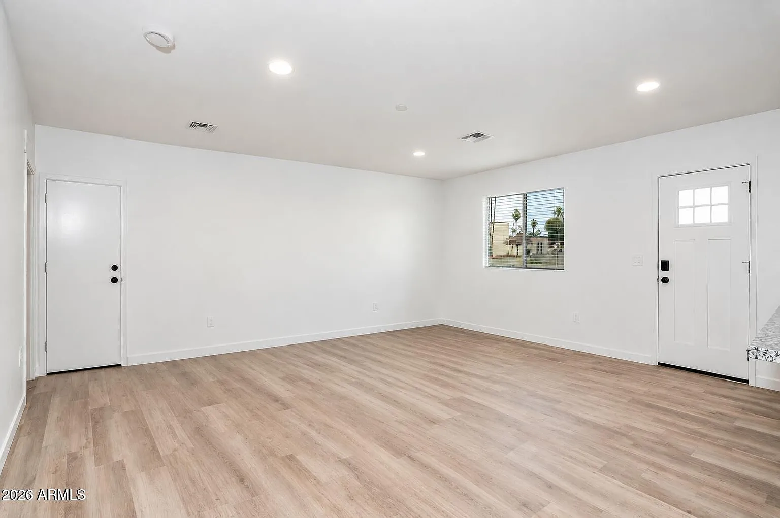 3 bed, 2.0 bath, 1007 sqft, $1,850 — Photo 2