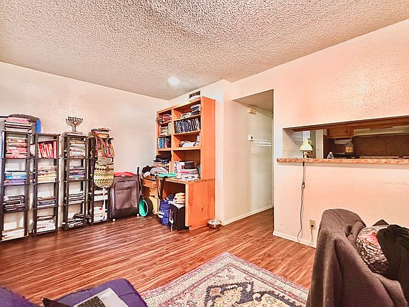 4th image of 912 W 22nd 1/2 St APT C