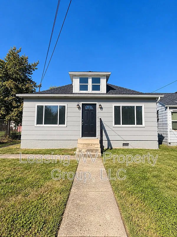 3 bed, 1.0 bath, 1000 sqft, $1,200 — Photo 1