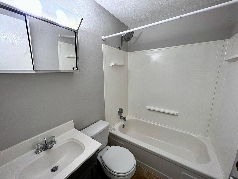 2nd image of 1118 27th Ave S #4
