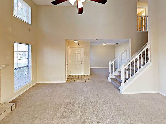 3rd image of 141 Hunter Dr