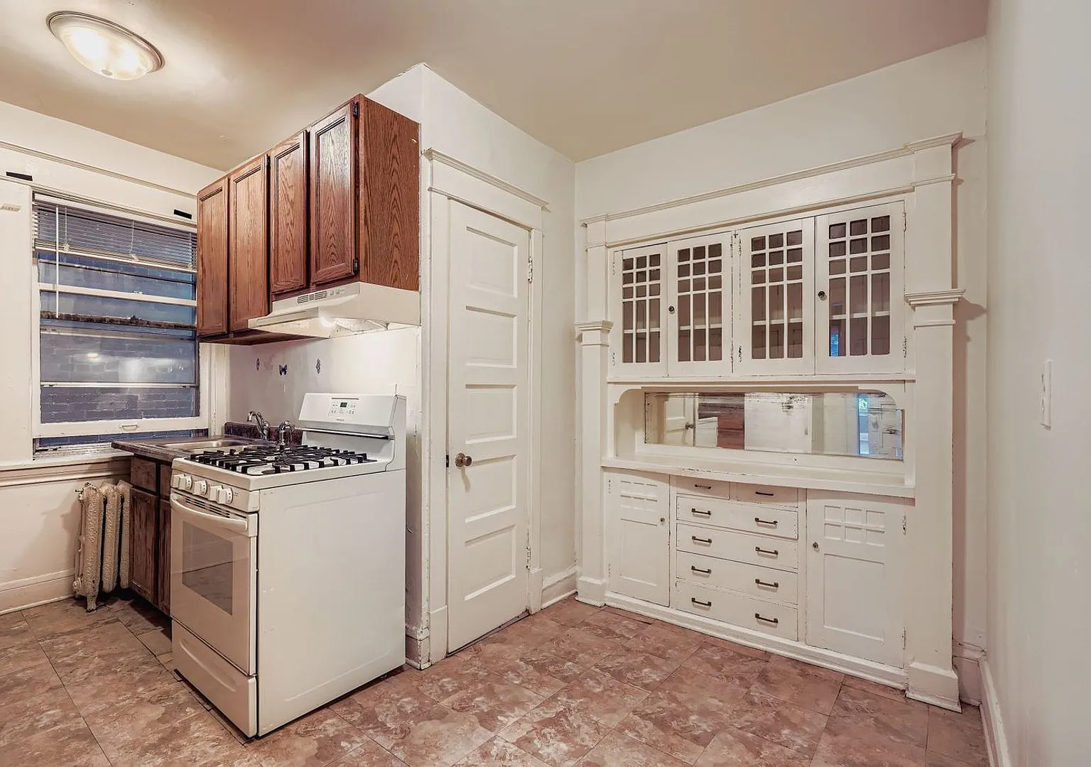 250 Marshall Ave — Photo 4