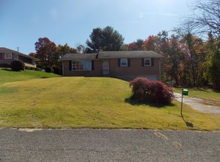 625 Pine St, Palmerton, PA 18071