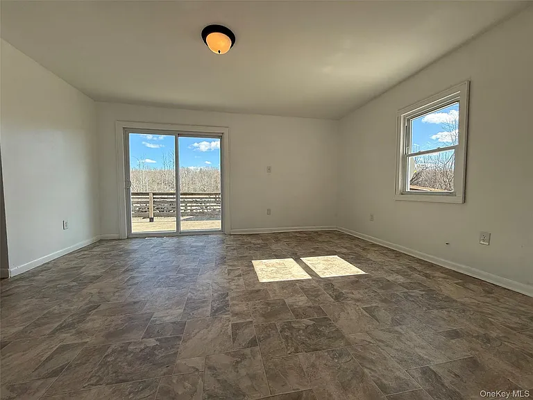 657 Eatontown Rd — Photo 3