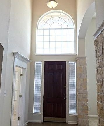2nd image of 2221 Buena Vista Ln
