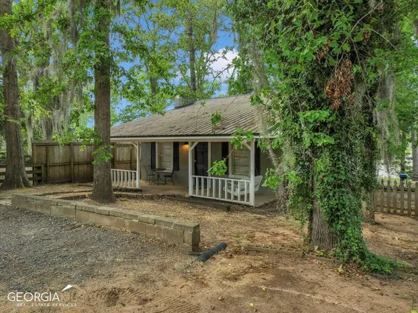 119 Tommy Warren Dr #B, Cobb, GA 31735