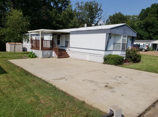 922 Shadow Lake Dr, Ridgeland, MS 39157