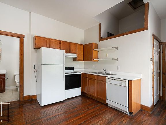 5th image of 880 Hamlet St #C