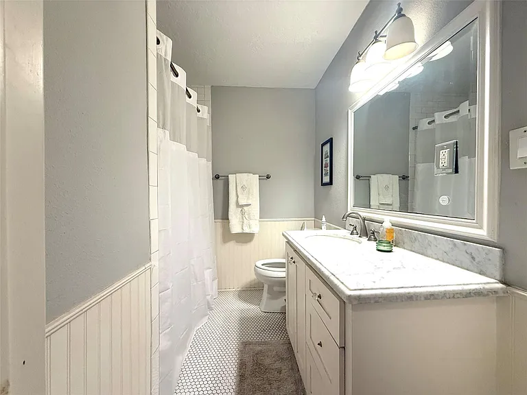1434 Glourie Dr — Photo 8