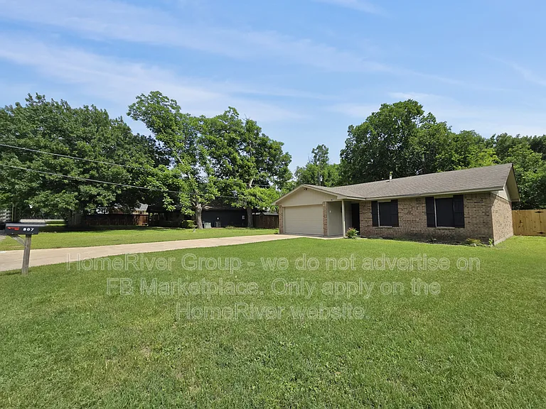 807 W Smith St — Photo 20