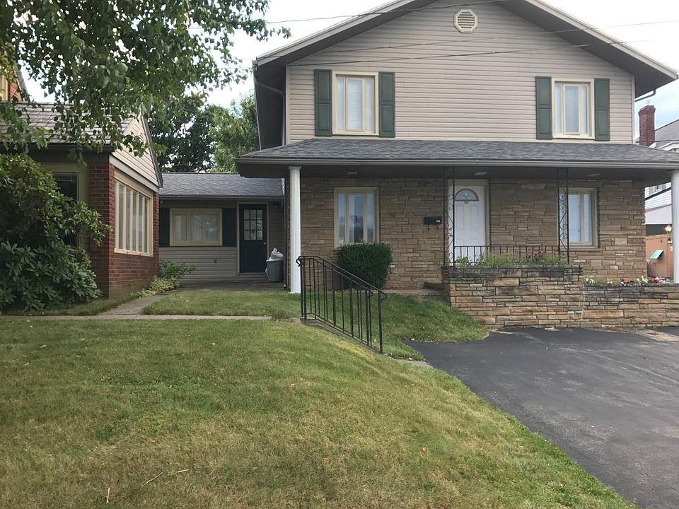 The apartment is on the first floor. There are two entrances to the apartment. Also, there are two parking spots availble right infront.