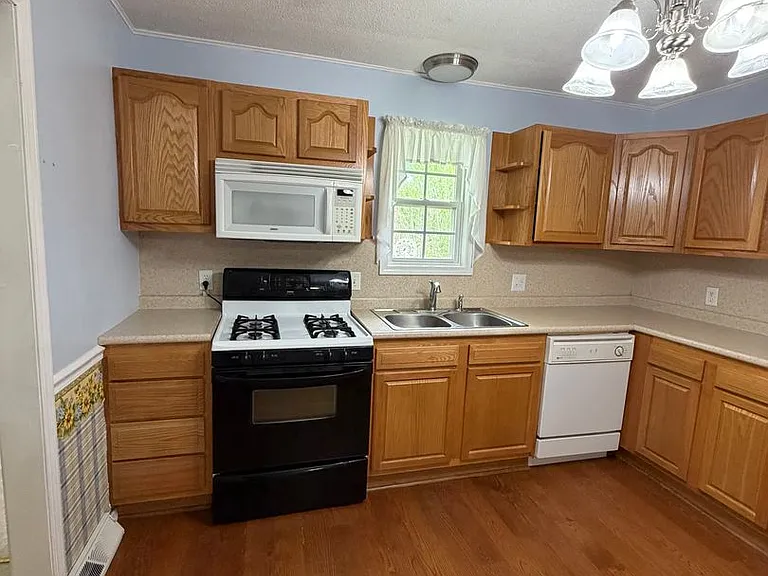 412 S Duke Ave — Photo 9