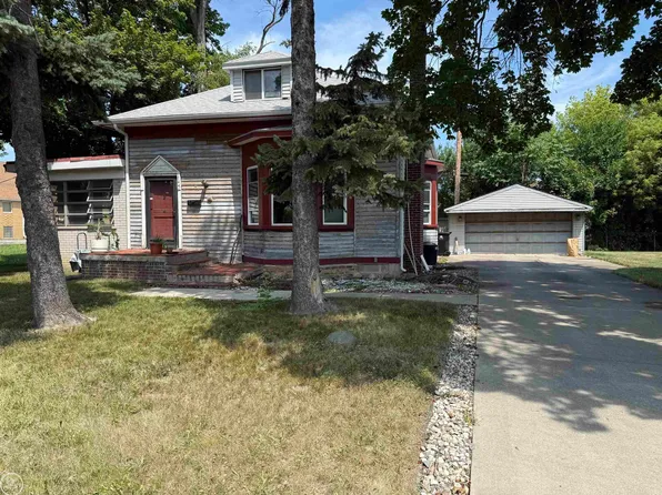 17441 E Eleven Mile Rd, Roseville, MI 48066