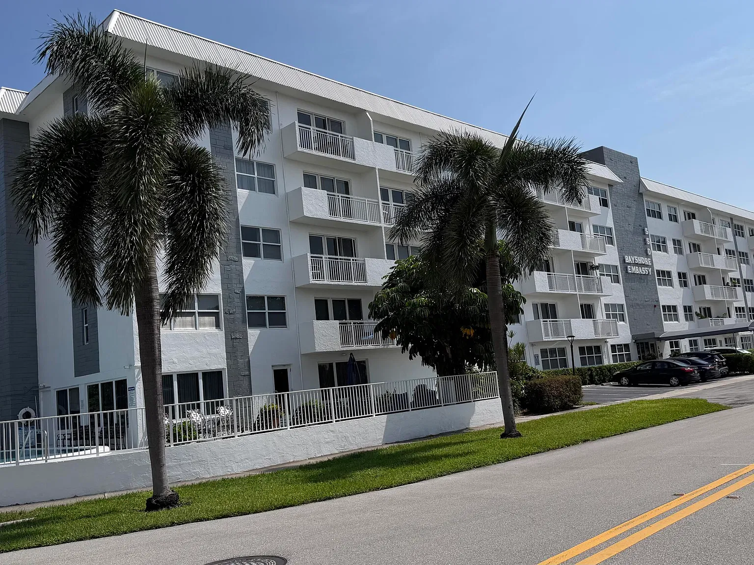 1 bed, 1.0 bath, 680 sqft, $2,200 — Photo 2