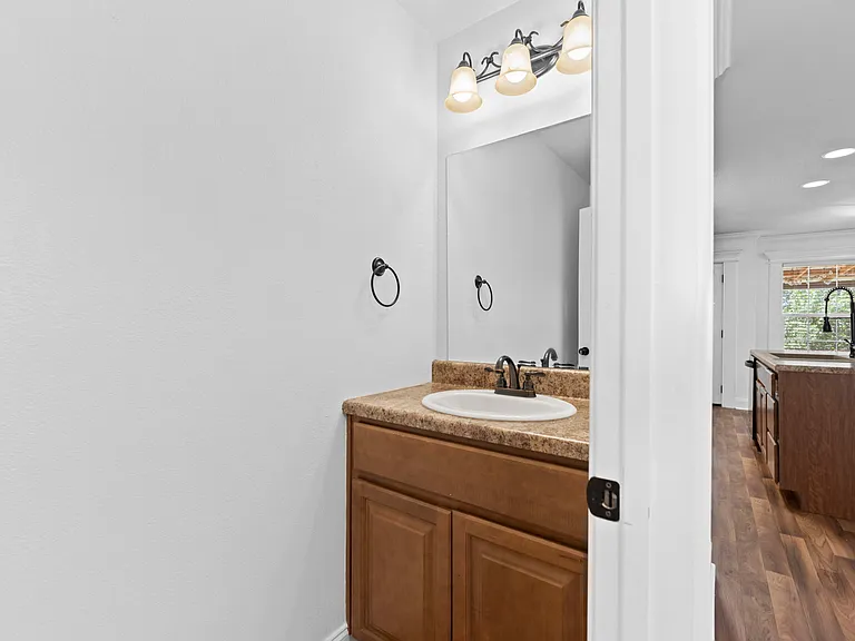 317 Wynberry Ct — Photo 12