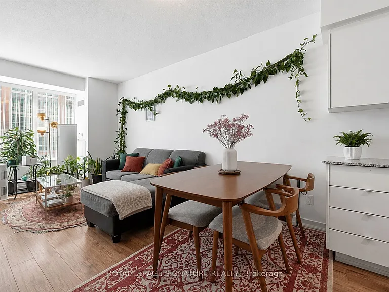 59 E Liberty St #905 — Photo 5