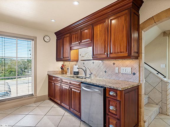 5th image of 28452 Ono Blvd