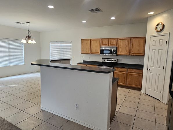 44351 W Buckhorn Trl