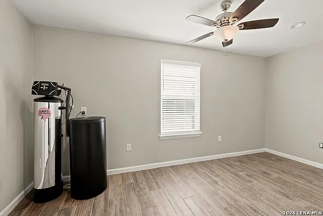 1452 Lakeview Dr — Photo 13