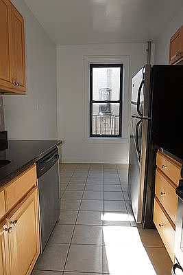 2nd image of 855 Ocean Ave #67