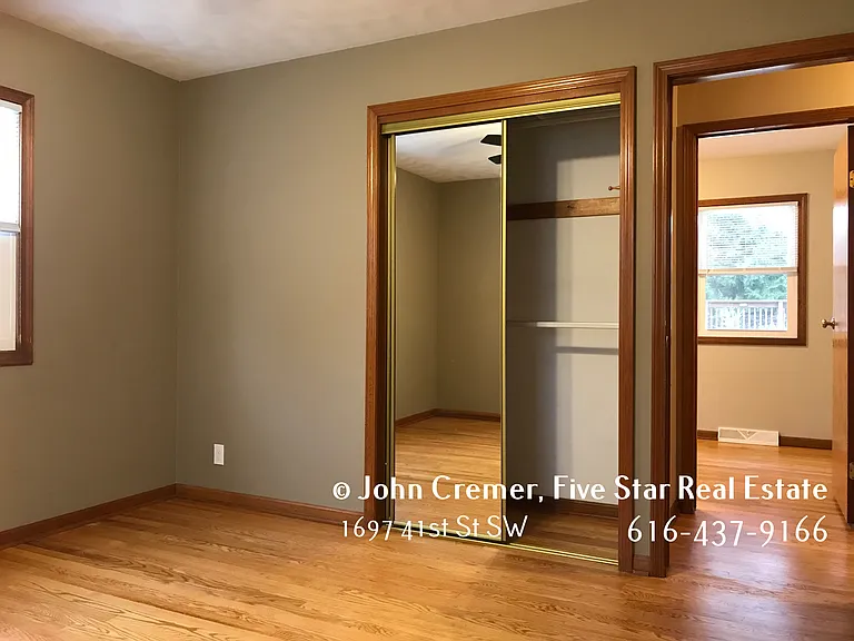 1697 41st St SW — Photo 25