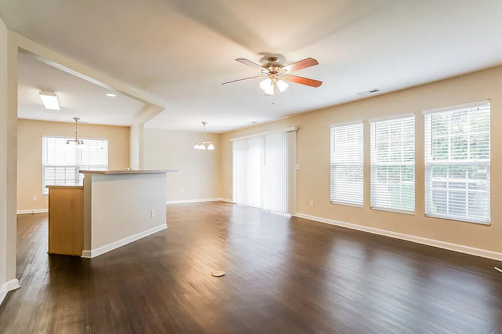 3 bed, 2.5 bath, 1750 sqft, $2,135 — Photo 4