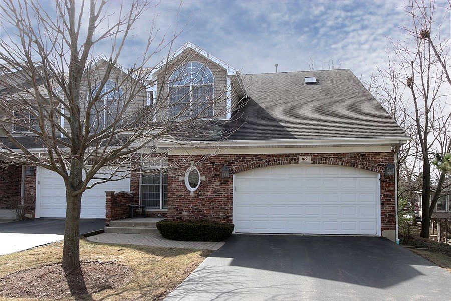 1st image of 819 W Drew Ln