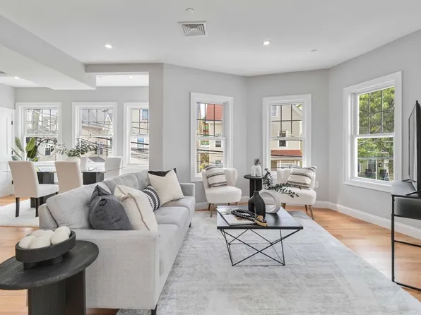 18 Alston St #18, Somerville, MA 02143