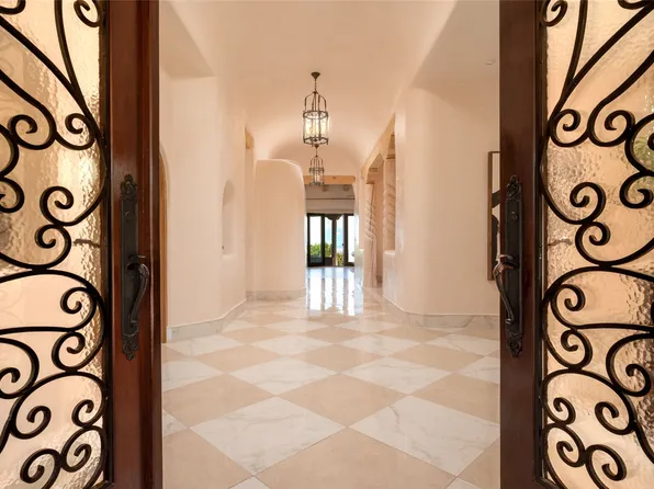 237 Tano Rd, Santa Fe, NM 87506