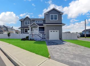 2941 Moreland Ave, Oceanside, NY 11572