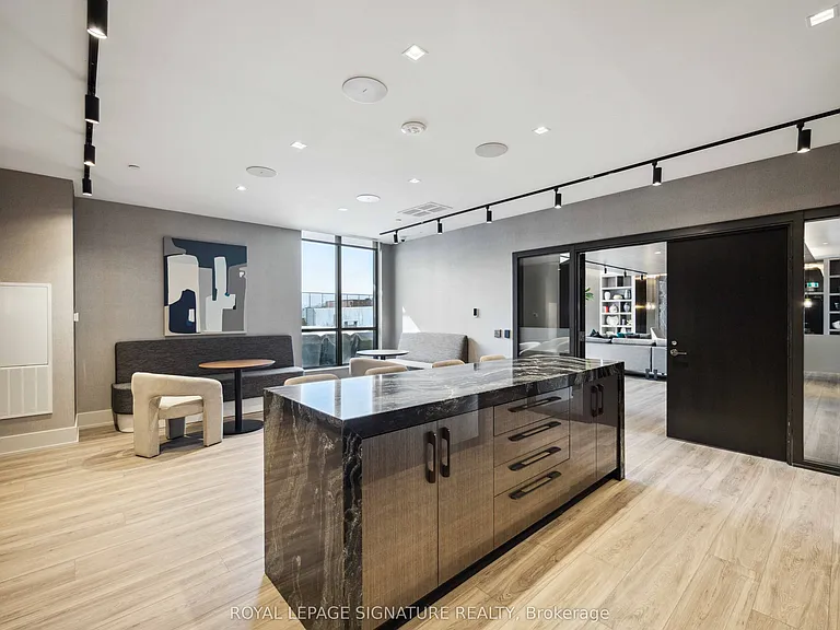 286 Main St #2405 — Photo 38