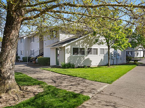 2nd image of 1515 Waverly Dr SE #E580ee0da