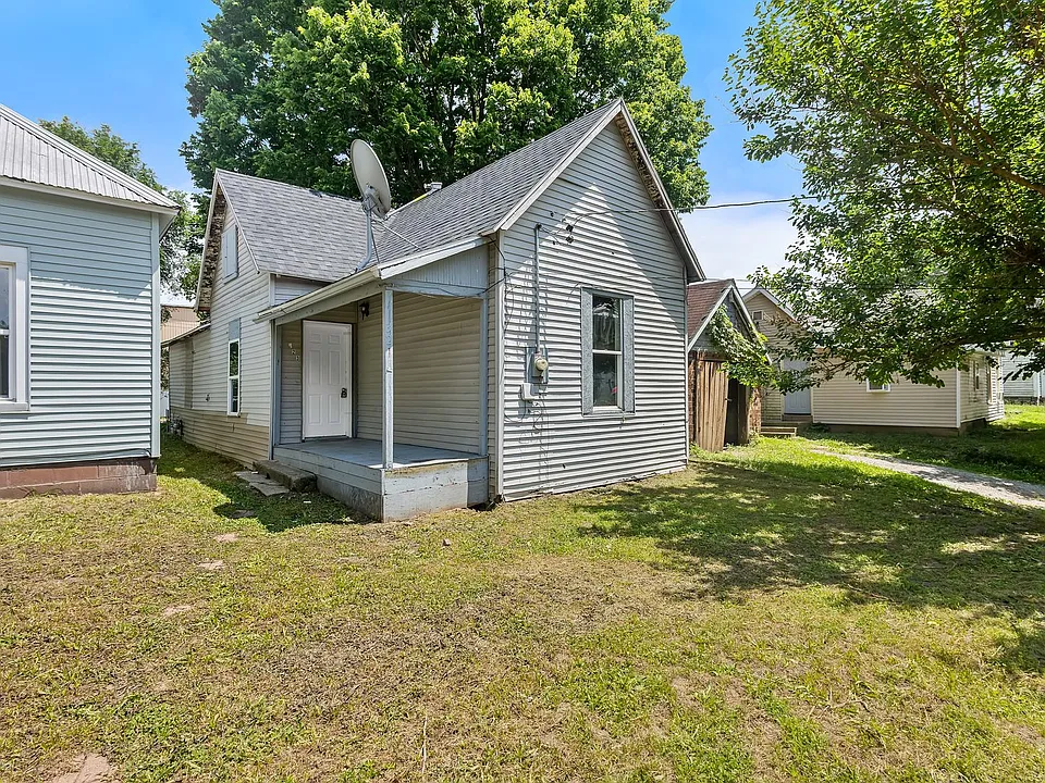 323 S Main St