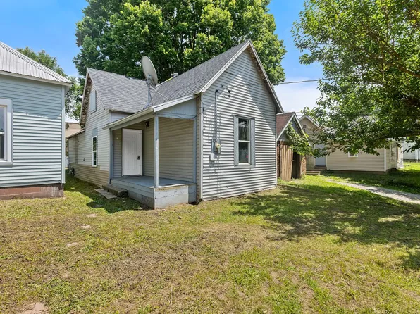 323 S Main St, Veedersburg, IN 47987